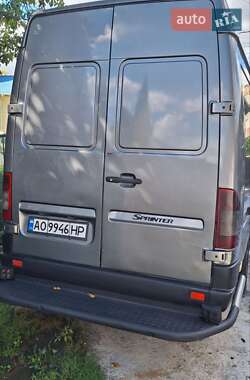 Грузовой фургон Mercedes-Benz Sprinter 2002 в 