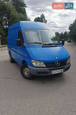 Грузовой фургон Mercedes-Benz Sprinter 2000 в 