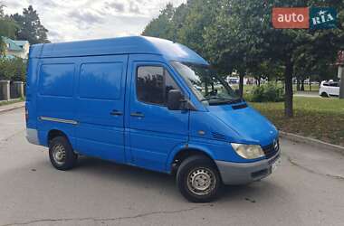Грузовой фургон Mercedes-Benz Sprinter 2000 в 