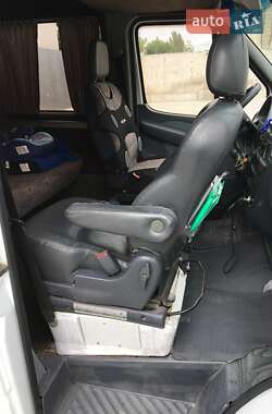 Грузопассажирский фургон Mercedes-Benz Sprinter 2000 в 