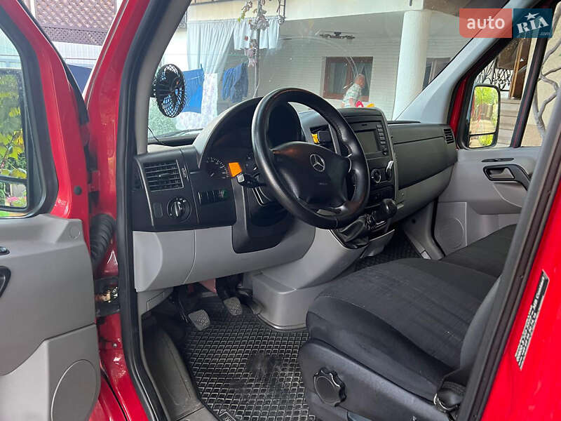 Грузовой фургон Mercedes-Benz Sprinter 2016 в Ужгороде
