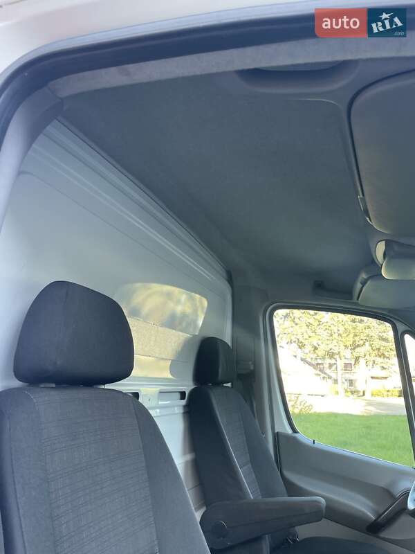 Вантажний фургон Mercedes-Benz Sprinter 2015 в Вінниці