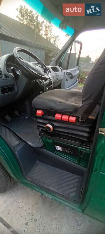 Вантажний фургон Mercedes-Benz Sprinter 2005 в Вараші