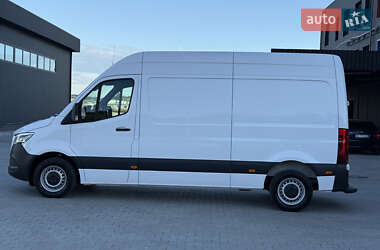 Грузовой фургон Mercedes-Benz Sprinter 2022 в 