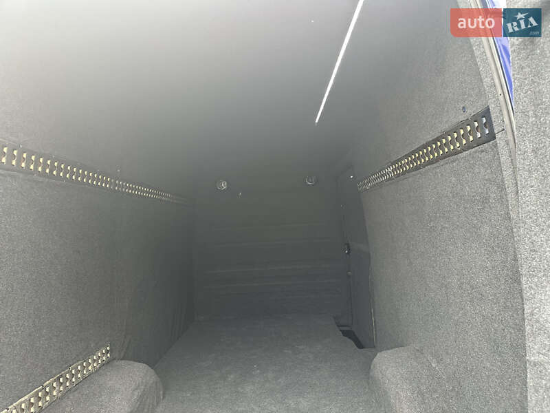 Грузовой фургон Mercedes-Benz Sprinter 2004 в Тернополе