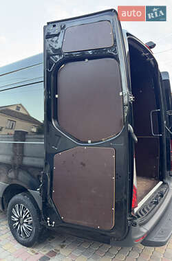 Грузовой фургон Mercedes-Benz Sprinter 2022 в 