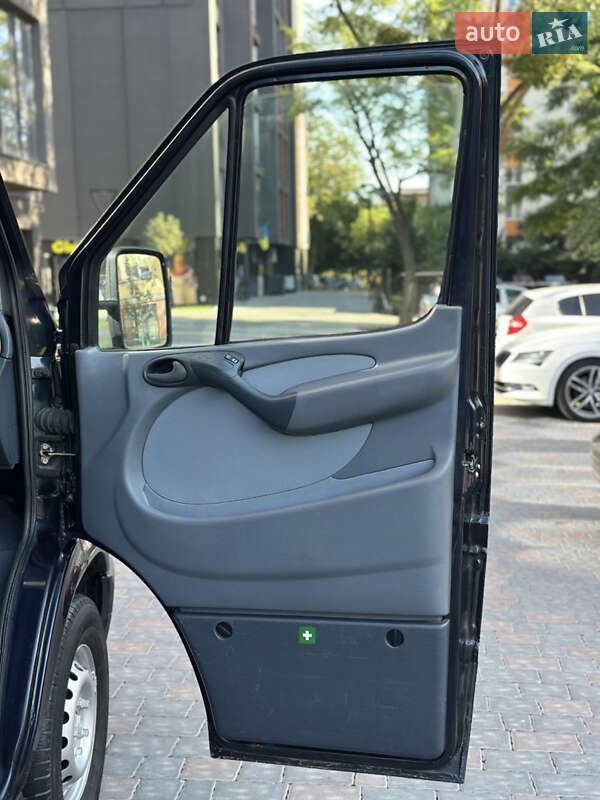 Грузовой фургон Mercedes-Benz Sprinter 2005 в Ивано-Франковске