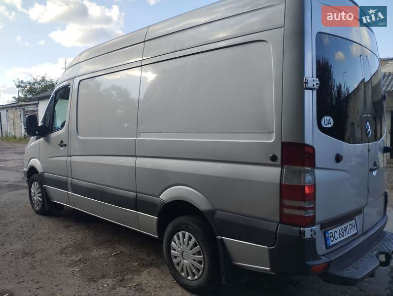 Грузовой фургон Mercedes-Benz Sprinter 2009 в Львове