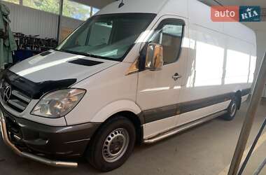 Грузовой фургон Mercedes-Benz Sprinter 2010 в 