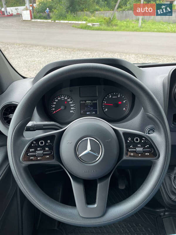 Грузопассажирский фургон Mercedes-Benz Sprinter 2023 в Иршаве