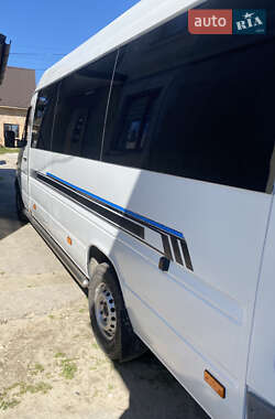 Пригородный автобус Mercedes-Benz Sprinter 2003 в 