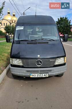 Грузовой фургон Mercedes-Benz Sprinter 2000 в 