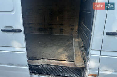Грузовой фургон Mercedes-Benz Sprinter 2001 в 