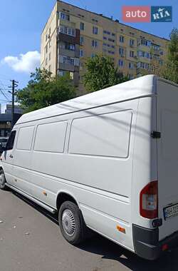Грузовой фургон Mercedes-Benz Sprinter 2005 в 