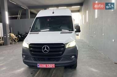 Грузовой фургон Mercedes-Benz Sprinter 2021 в 