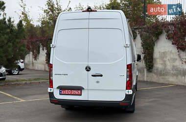 Грузовой фургон Mercedes-Benz Sprinter 2021 в 