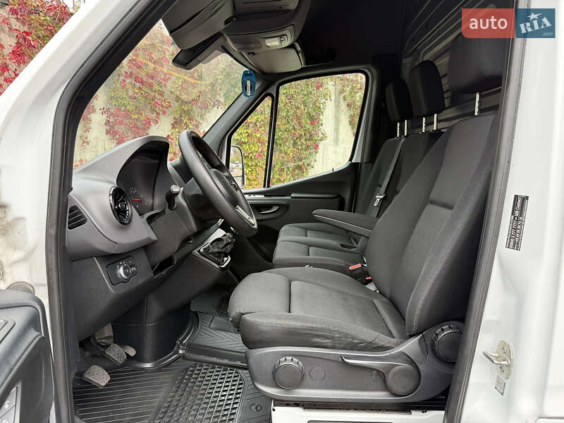 Вантажний фургон Mercedes-Benz Sprinter 2021 в Рівному