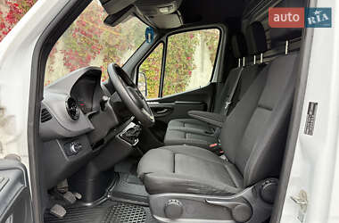 Грузовой фургон Mercedes-Benz Sprinter 2021 в 