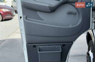 Грузовой фургон Mercedes-Benz Sprinter 2005 в 
