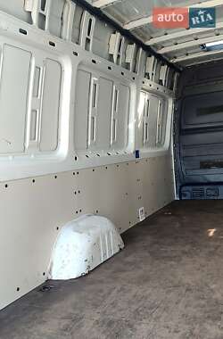 Грузовой фургон Mercedes-Benz Sprinter 2010 в 