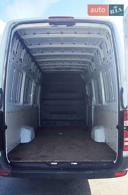Грузовой фургон Mercedes-Benz Sprinter 2010 в 