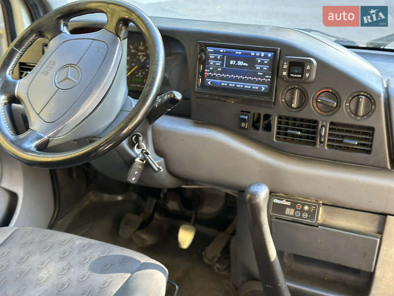 Грузопассажирский фургон Mercedes-Benz Sprinter 1996 в Львове