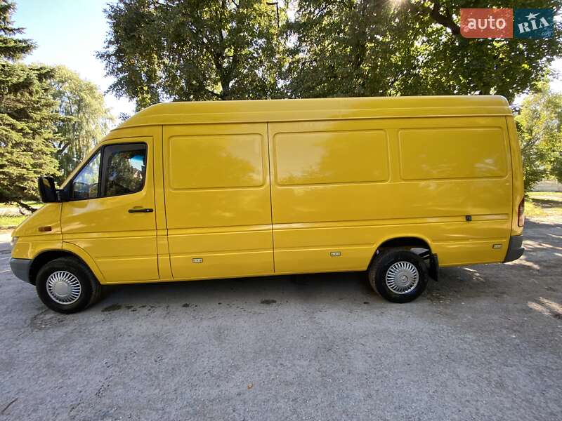 Вантажний фургон Mercedes-Benz Sprinter 2004 в Тернополі фото 2 Вантажний фургон Mercedes-Benz Sprinter 2004 в Тернополі
