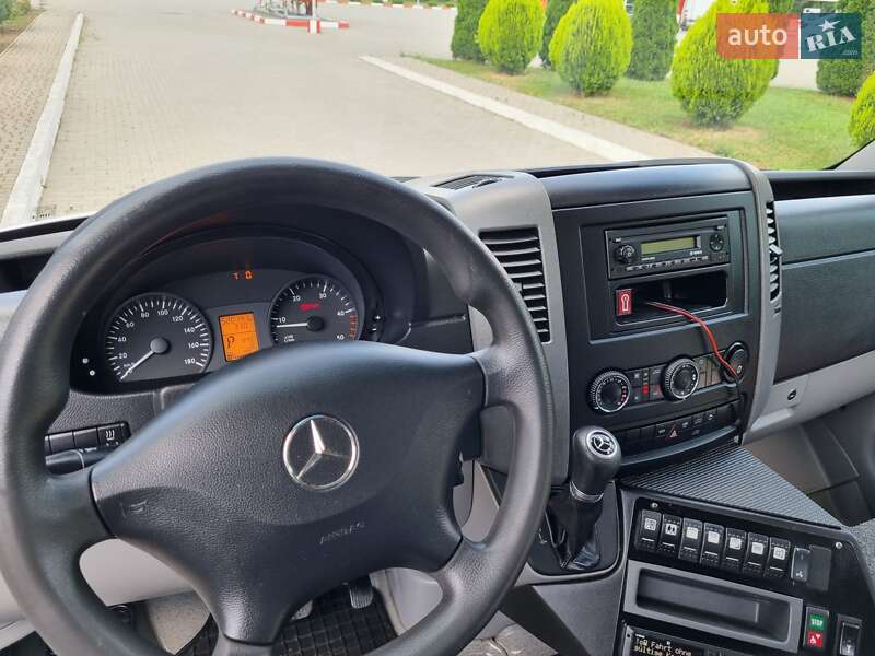 Городской автобус Mercedes-Benz Sprinter 2016 в Черновцах