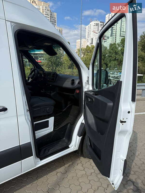 Грузопассажирский фургон Mercedes-Benz Sprinter 2020 в Киеве фото 16 Грузопассажирский фургон Mercedes-Benz Sprinter 2020 в Киеве