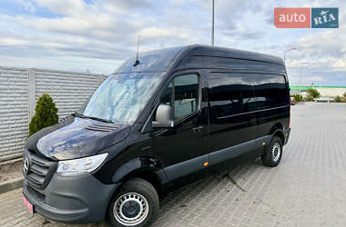 Грузовой фургон Mercedes-Benz Sprinter 2022 в 