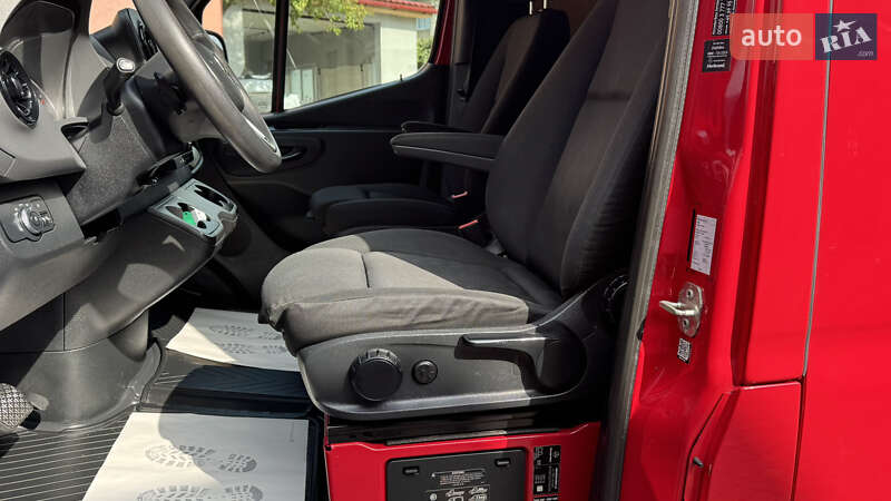 Вантажний фургон Mercedes-Benz Sprinter 2021 в Сваляві