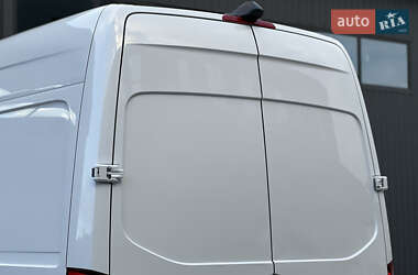 Грузовой фургон Mercedes-Benz Sprinter 2021 в 