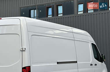 Грузовой фургон Mercedes-Benz Sprinter 2021 в 