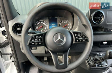 Грузовой фургон Mercedes-Benz Sprinter 2021 в 