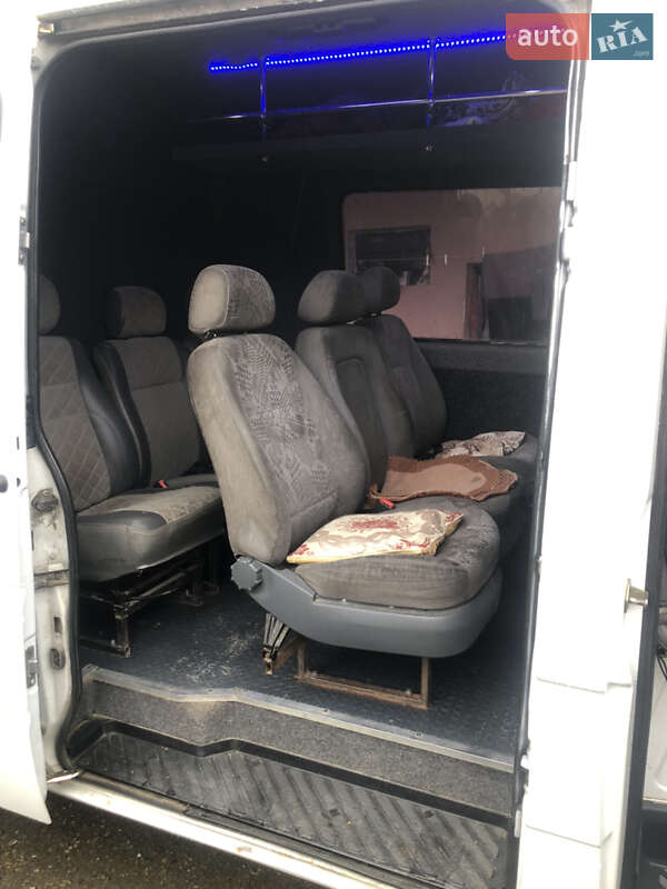 Микроавтобус Mercedes-Benz Sprinter 2003 в Хырове