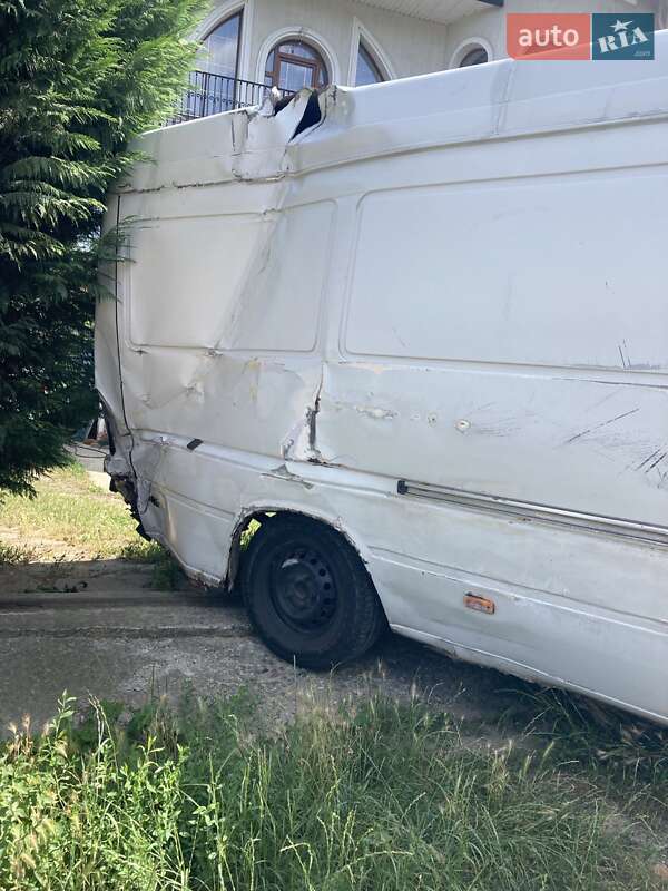 Грузопассажирский фургон Mercedes-Benz Sprinter 2004 в Черновцах