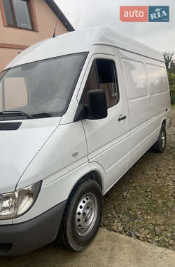 Грузовой фургон Mercedes-Benz Sprinter 2005 в 