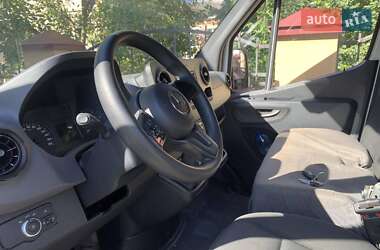 Грузопассажирский фургон Mercedes-Benz Sprinter 2023 в 