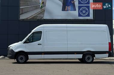 Грузовой фургон Mercedes-Benz Sprinter 2021 в 