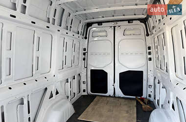 Грузовой фургон Mercedes-Benz Sprinter 2021 в 
