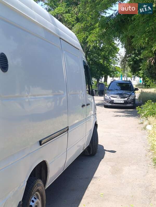 Микроавтобус грузовой (до 3,5т) Mercedes-Benz Sprinter 2005 в Измаиле фото 2 Микроавтобус грузовой (до 3,5т) Mercedes-Benz Sprinter 2005 в Измаиле