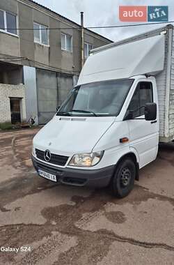 Грузовой фургон Mercedes-Benz Sprinter 2000 в 