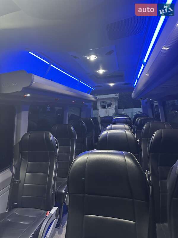 Туристический / Междугородний автобус Mercedes-Benz Sprinter 2015 в Ровно