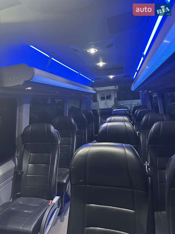 Туристический / Междугородний автобус Mercedes-Benz Sprinter 2015 в Ровно