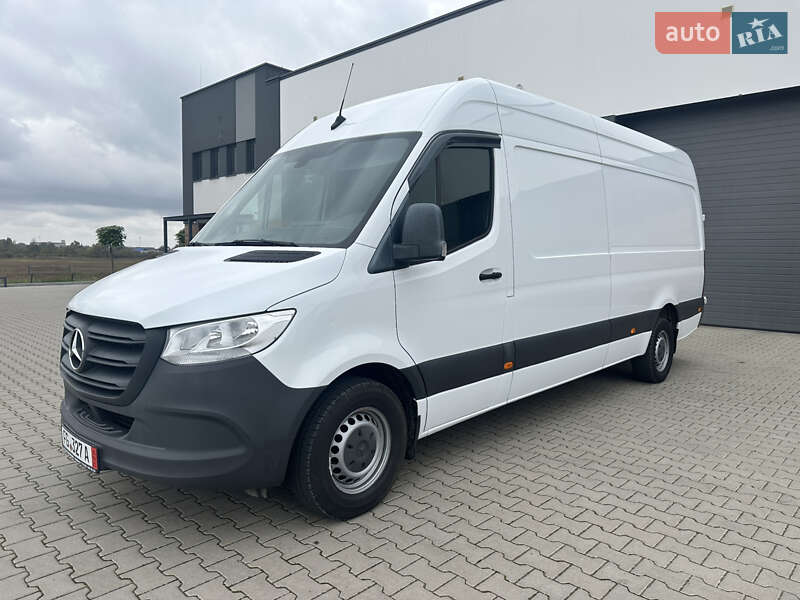 Грузовой фургон Mercedes-Benz Sprinter 2021 в 