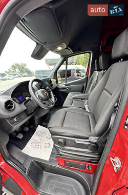 Грузовой фургон Mercedes-Benz Sprinter 2023 в 