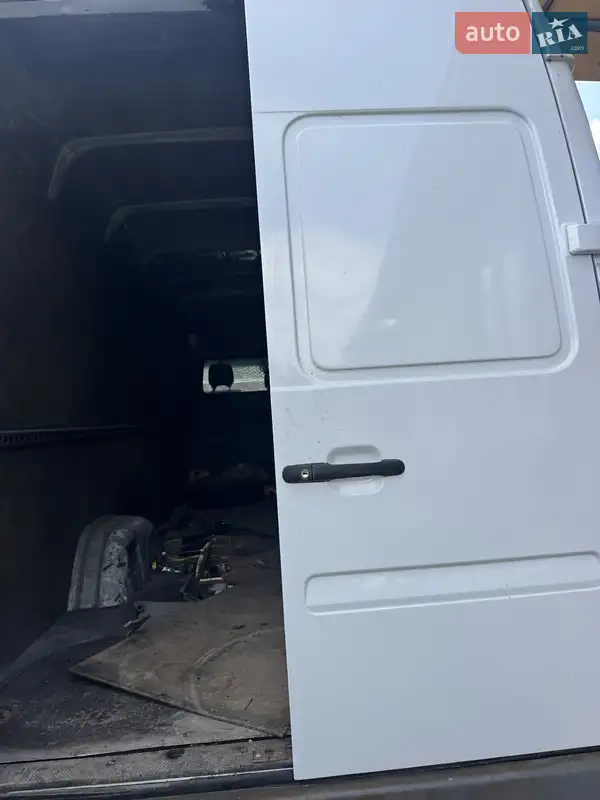 Mercedes-Benz Sprinter 2006 VIN WDB6013621P196929 фото оголошення 4 з 32