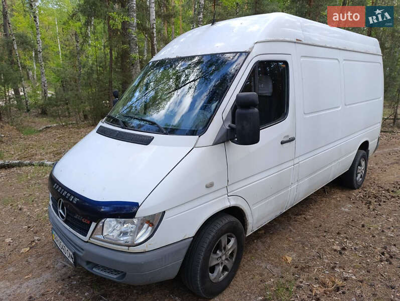 Микроавтобус грузовой (до 3,5т) Mercedes-Benz Sprinter 2004 в Носовке