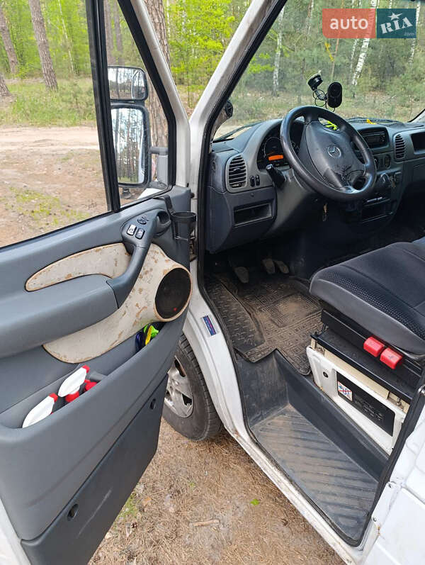 Микроавтобус грузовой (до 3,5т) Mercedes-Benz Sprinter 2004 в Носовке