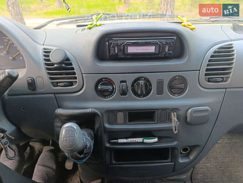 Микроавтобус грузовой (до 3,5т) Mercedes-Benz Sprinter 2004 в Носовке